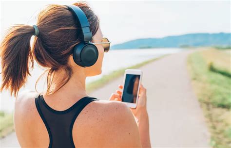 how to listen to music while running: finding the perfect balance